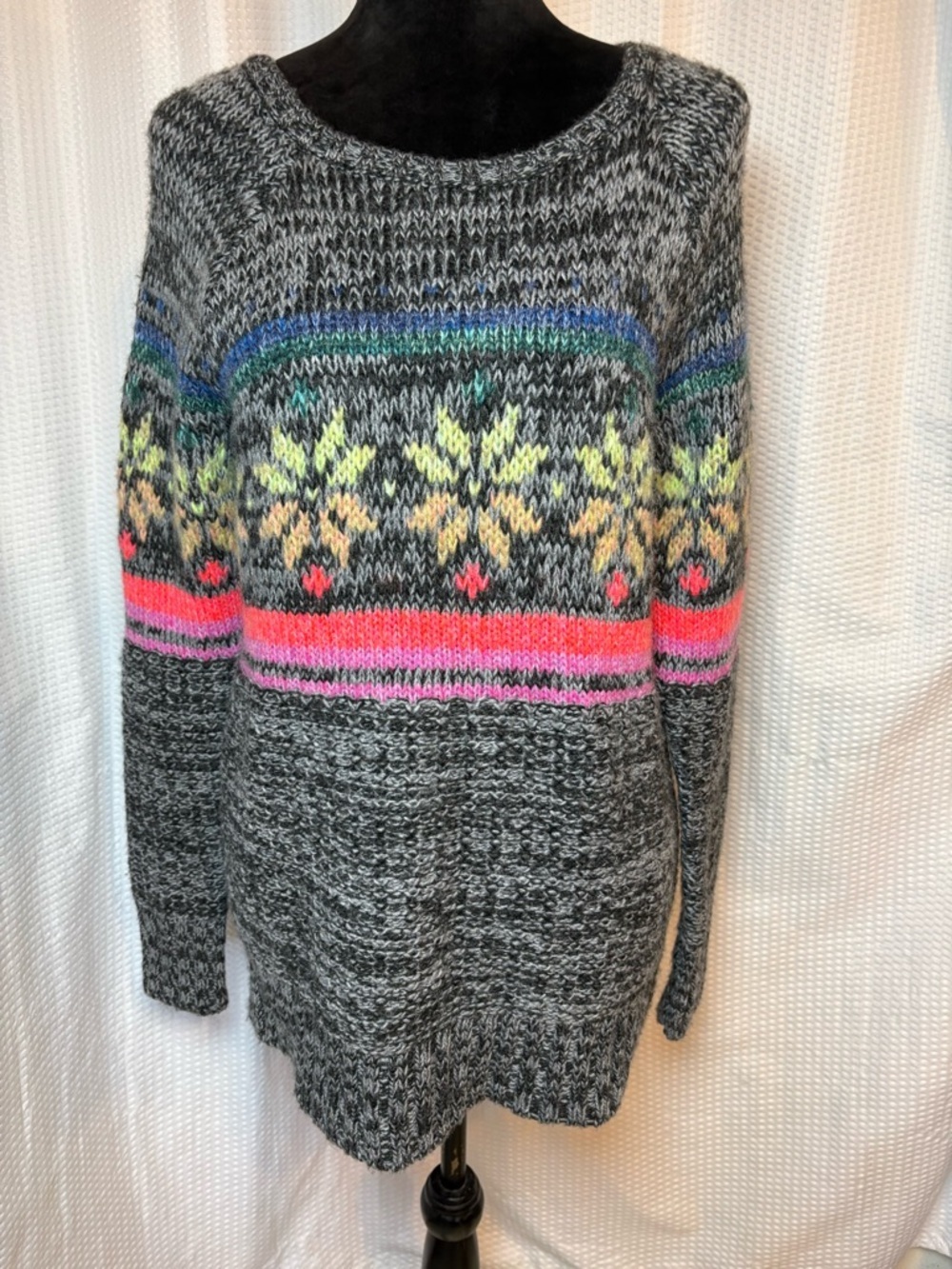 American Eagle Women’s Rainbow Jegging Sweater Nordic Snowflake Pattern Size S